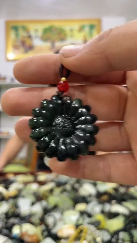 岫玉未镶嵌挂件