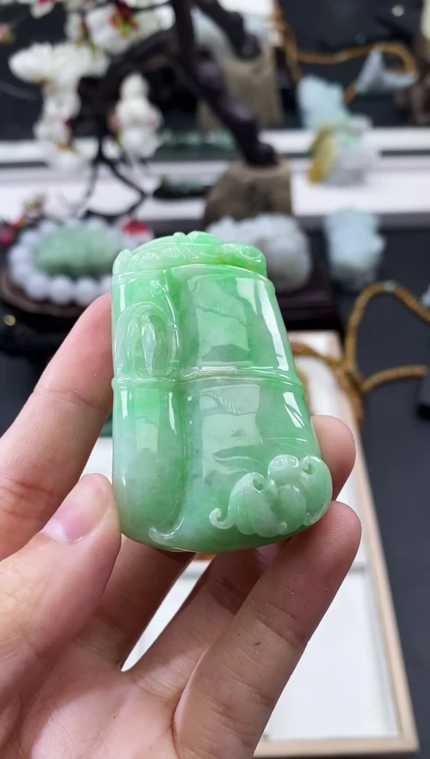 翡翠未镶嵌颈饰天然缅甸A货翡翠