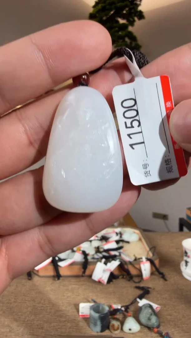 颈饰未镶嵌和田玉1