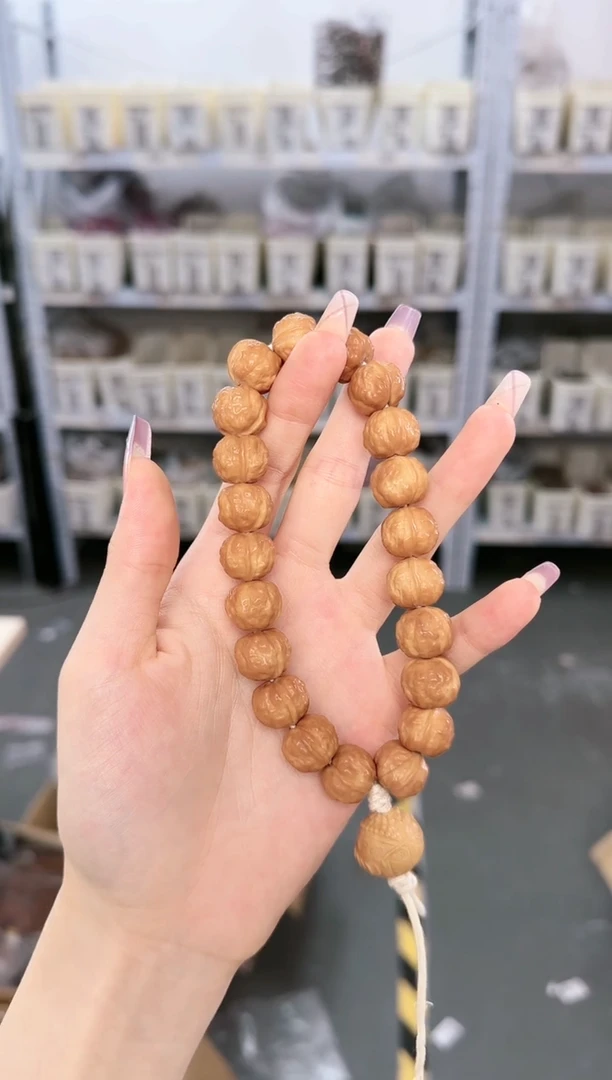 猴头核桃吊坠S-C630205