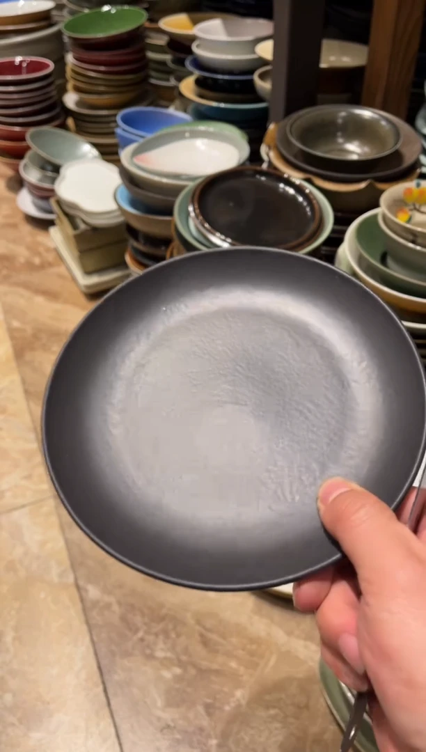 【闪购商品】瓷片143 黑色的锅盘1个