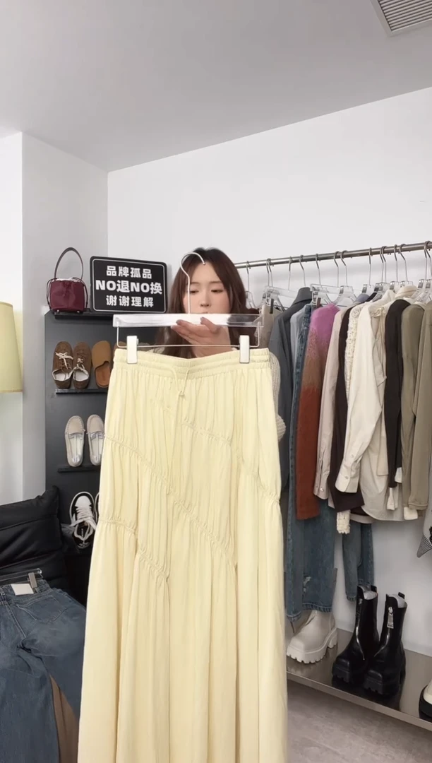 编号062 自线长半裙M码 已开价