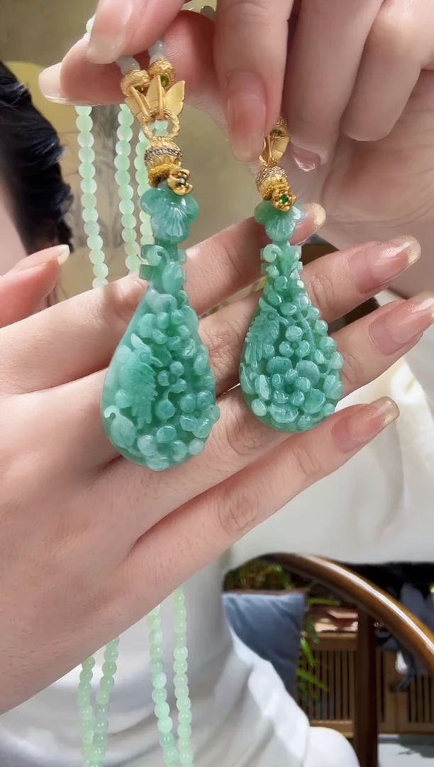 颈饰未镶嵌翡翠多样发其一个