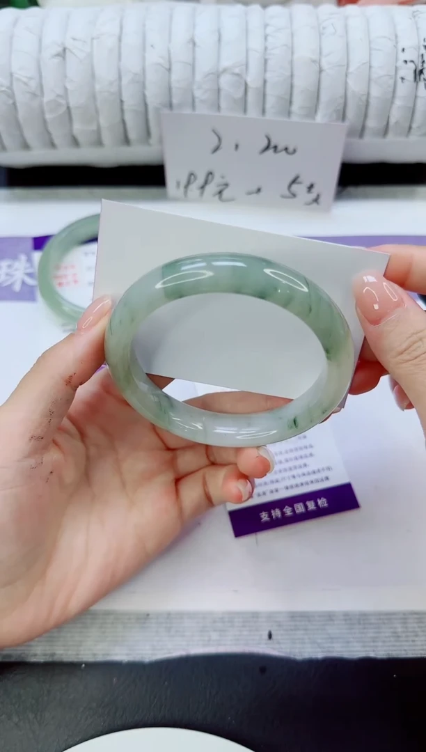 未镶嵌手镯石英质玉130/60.8