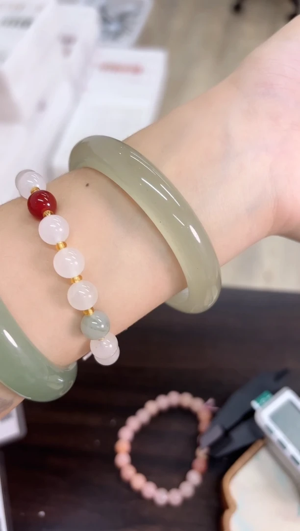 未镶嵌手镯石英质玉192-56D