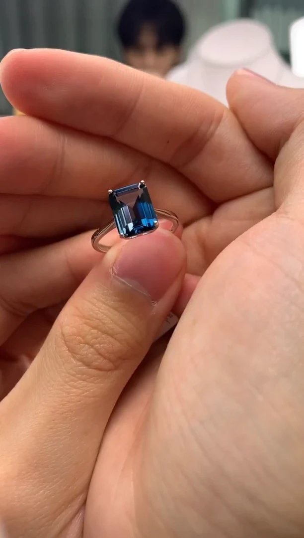 银S925镶嵌戒指托帕石J60-1