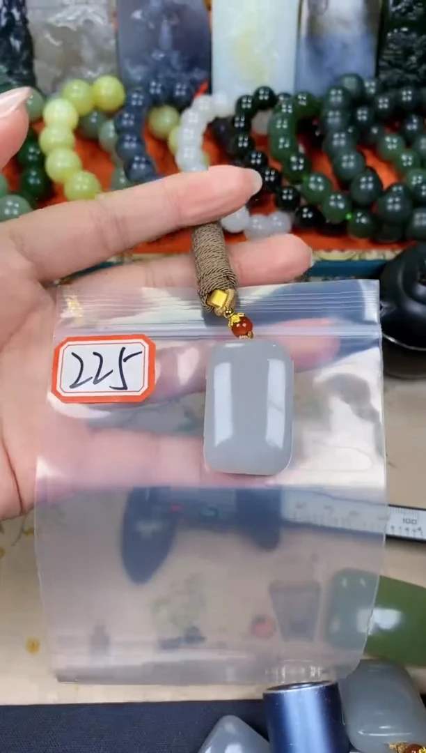 和田玉未镶嵌颈饰和田玉