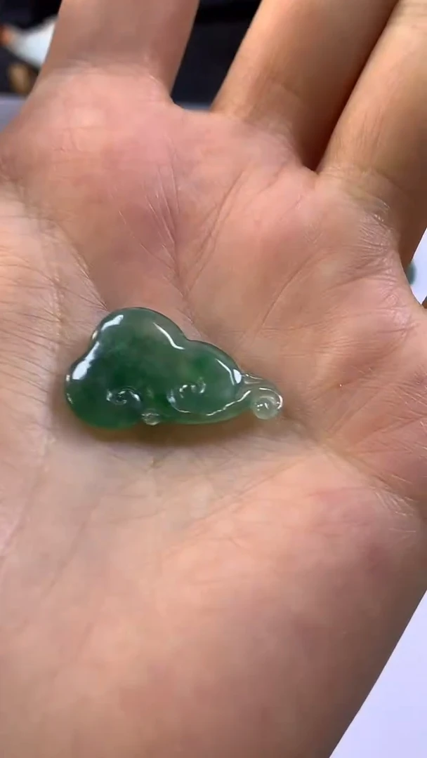 颈饰未镶嵌翡翠甜*?如意