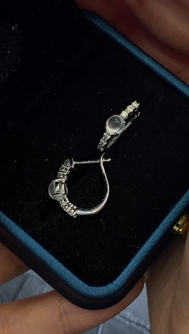 颈饰18K金镶嵌翡翠收到货48小时鉴赏期新年配饰（超时不退不换）