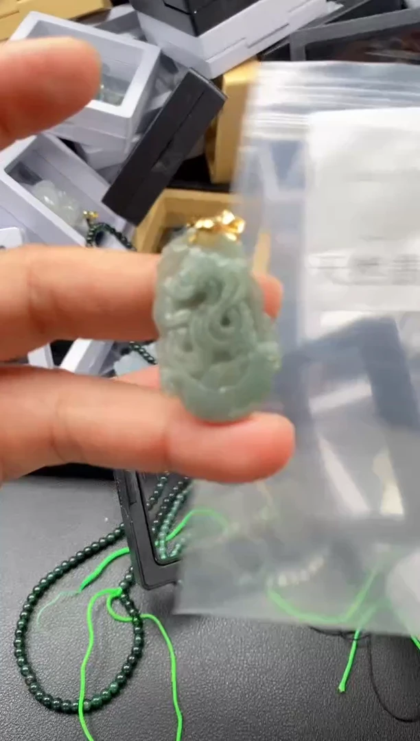 翡翠未镶嵌吊坠(不含链)3506