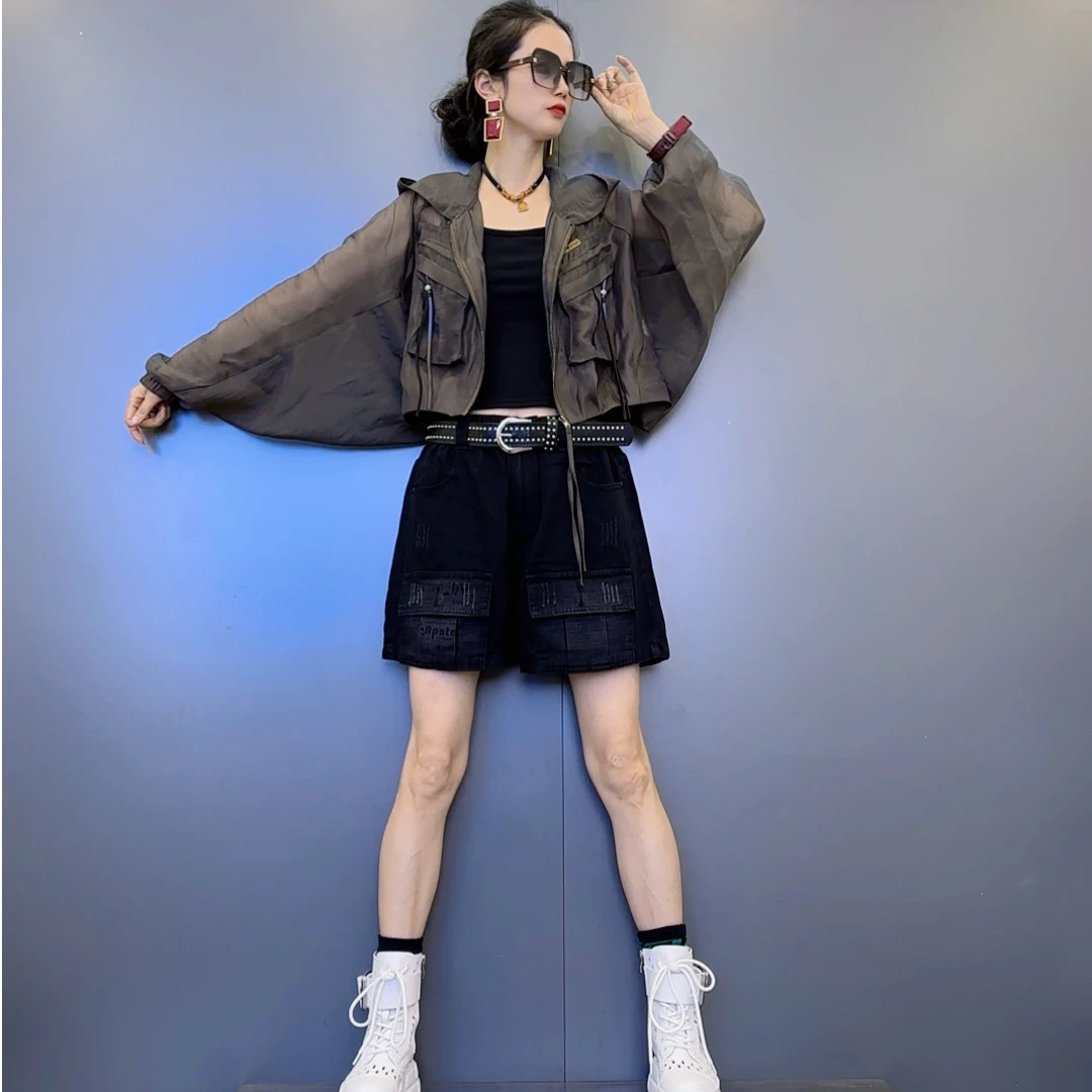 FS-1夏季轻薄设计款连帽防晒外套防晒服--袋盖洗水牛仔短裤