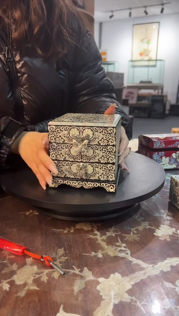 黑底龙凤·弘贝雅螺钿漆器文化馆