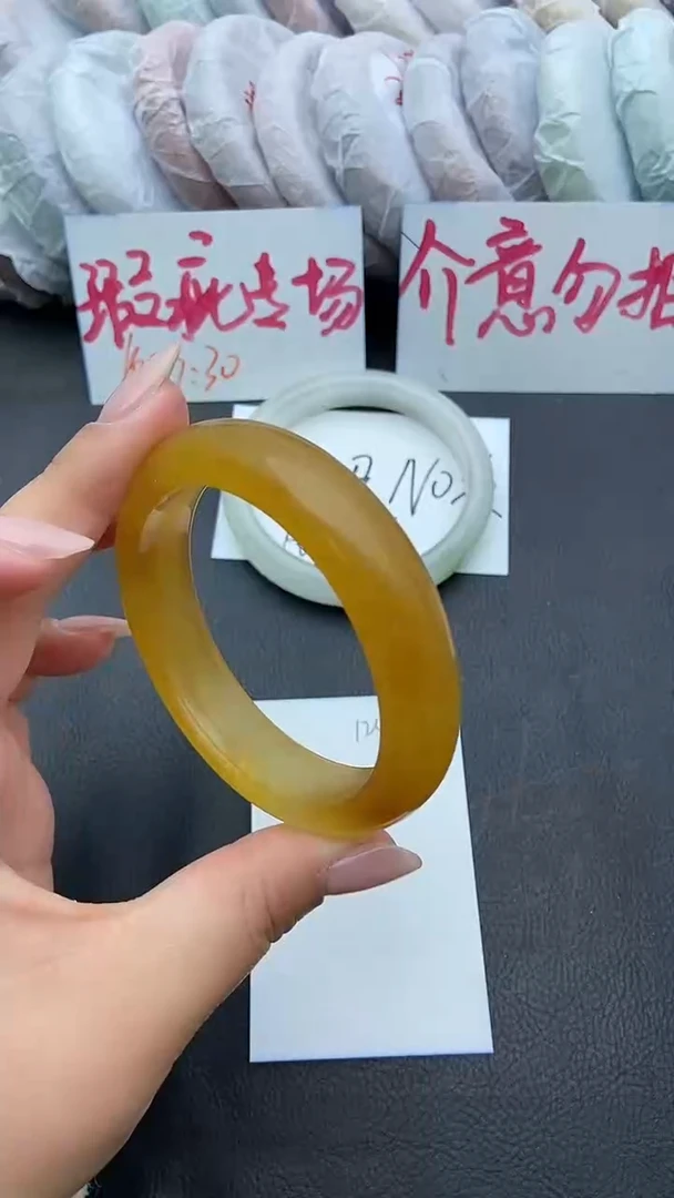 未镶嵌手镯石英质玉瑕疵124+60/61