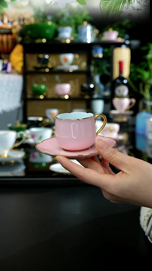 手工高白泥郁金香杯碟----樱花粉