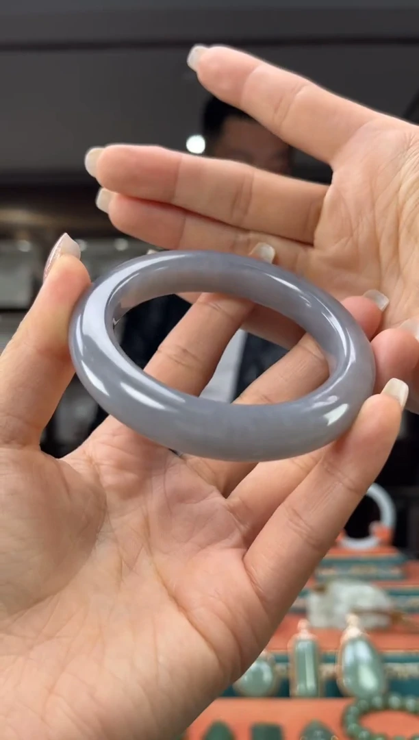 颈饰未镶嵌和田玉佩佩