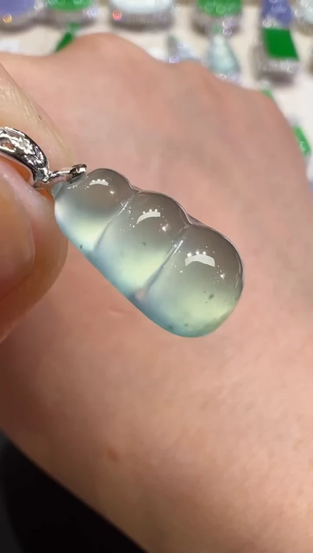 吊坠(不含链)18K金镶嵌翡翠B384|980