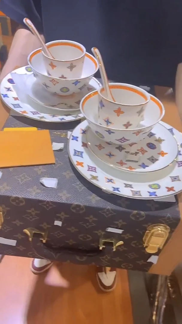 杯鸿辉家品牌瓷器，京东包邮！