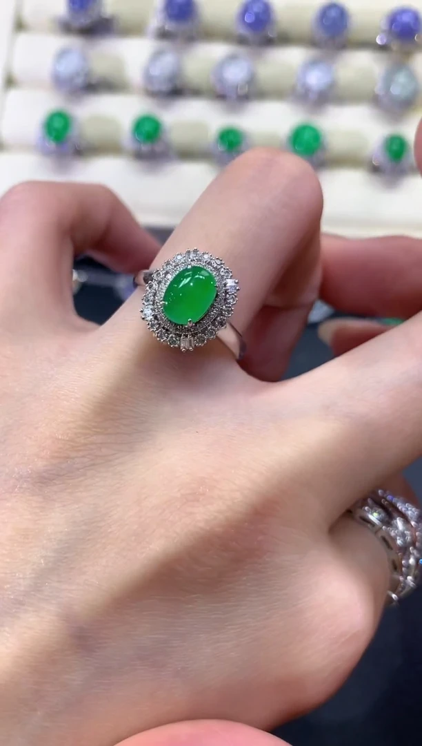 【闪购商品】翡翠戒指18K金镶嵌a181