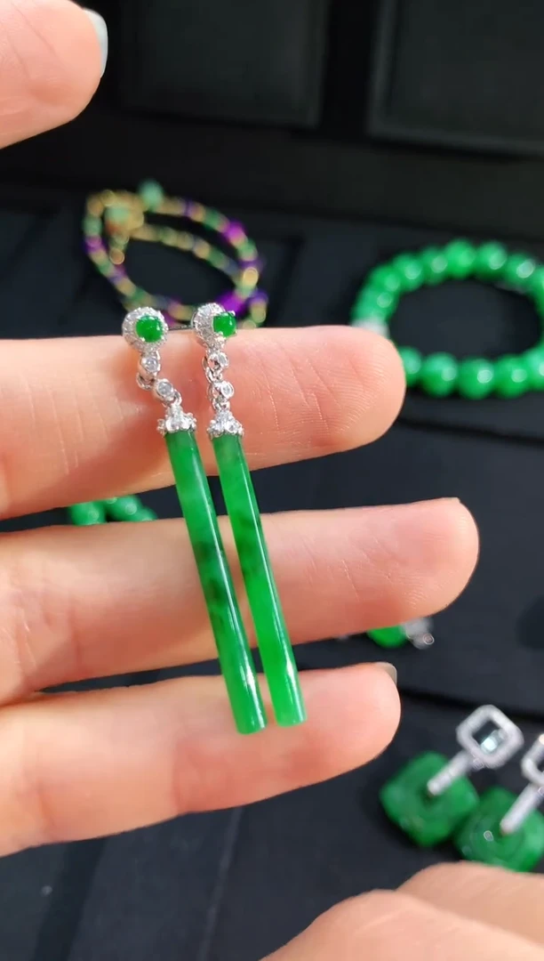 【闪购商品】翡翠耳饰18K金镶嵌耳饰