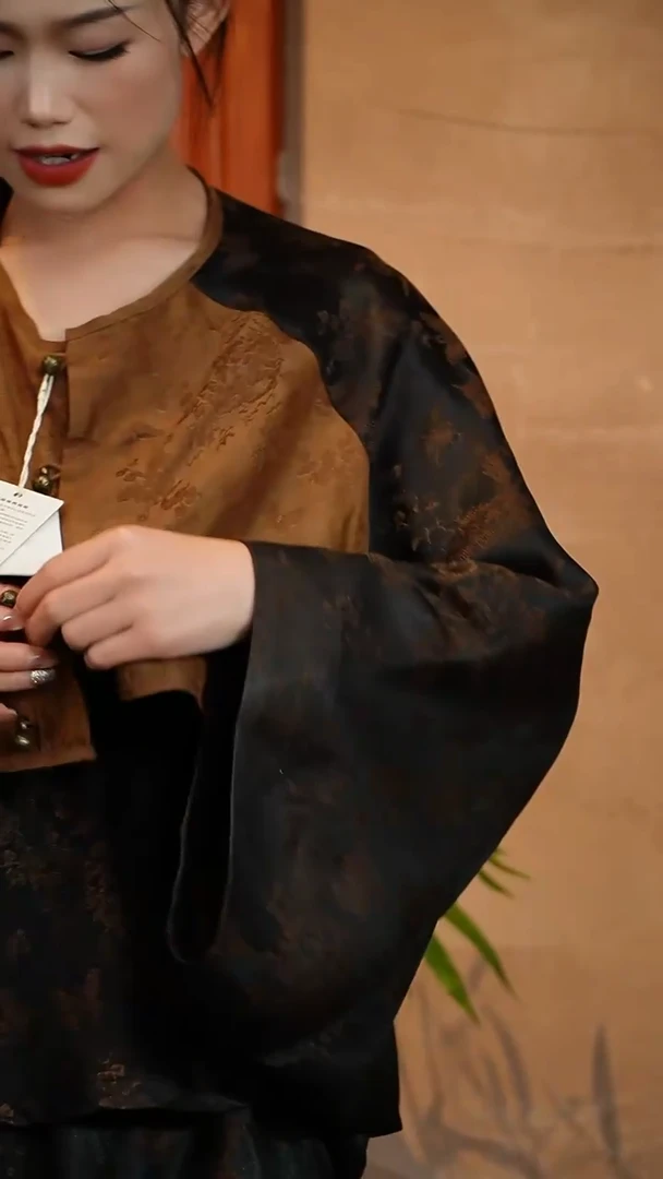 留香蝙蝠衫上衣
