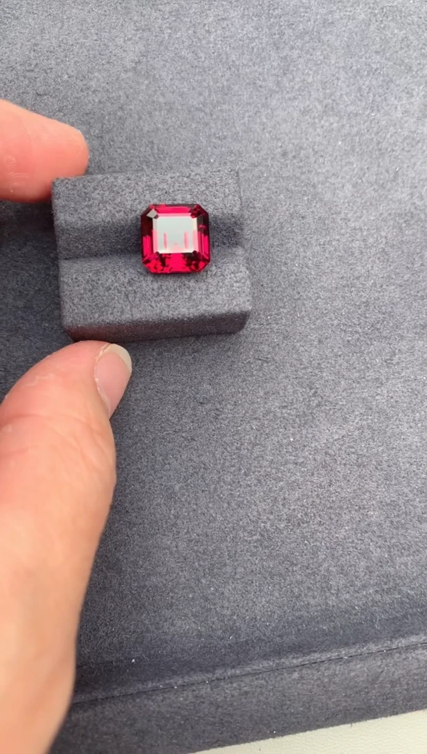 【闪购商品】石榴石裸石未镶嵌7ct镁铝榴石