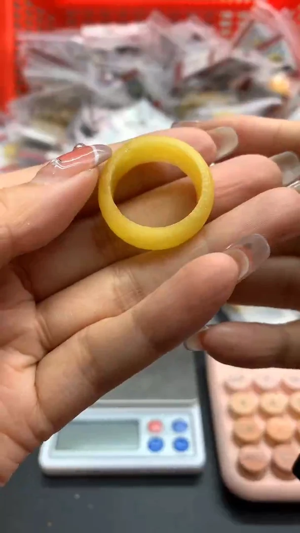 未镶嵌琥珀珠宝奇石474