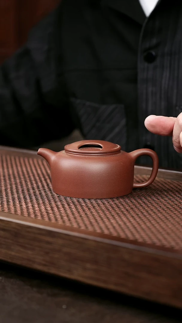茶壶紫砂底槽清牛盖莲子