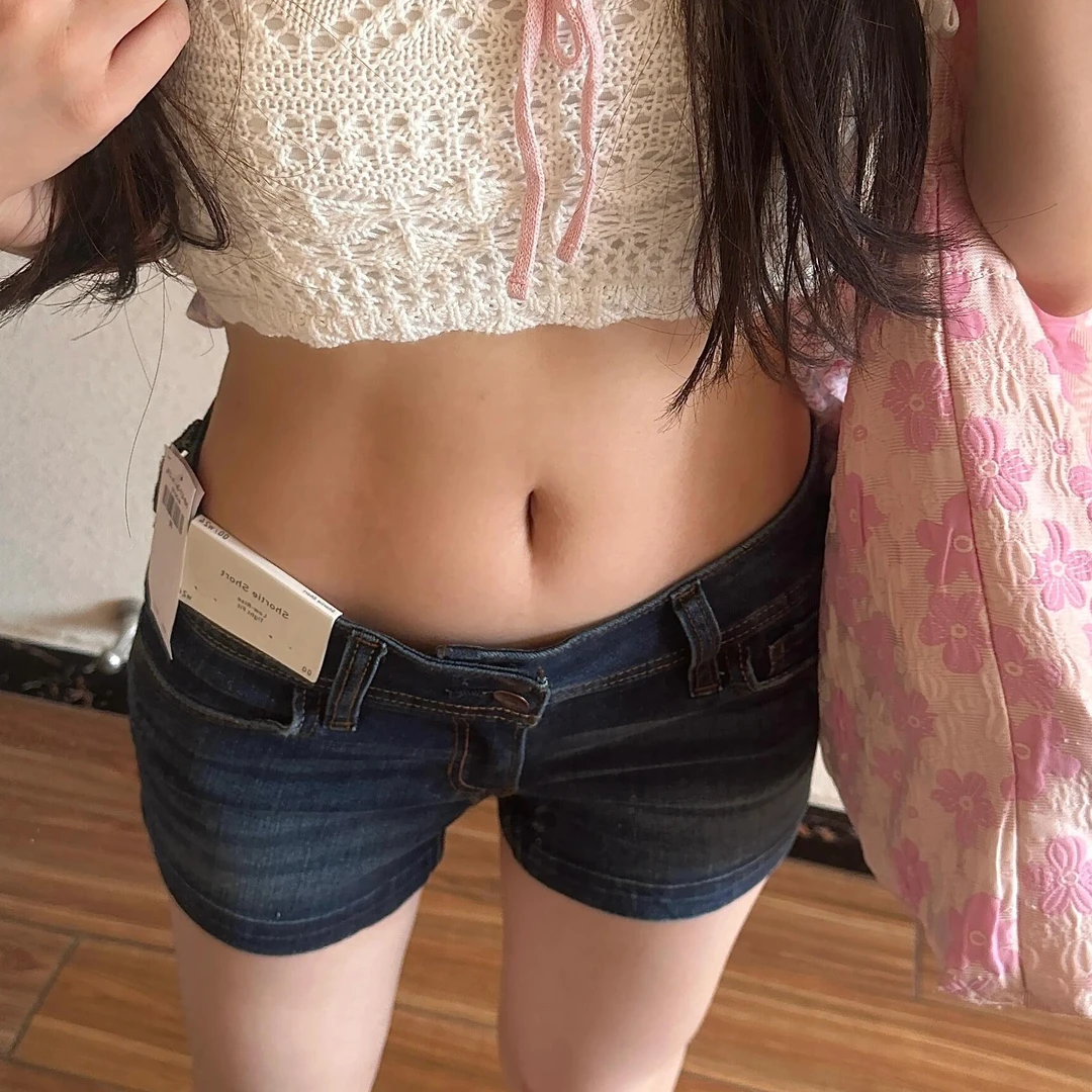 辣妹低腰牛仔短裤少女时代春秋韩版甜妹显瘦修身包臀百搭超短裤