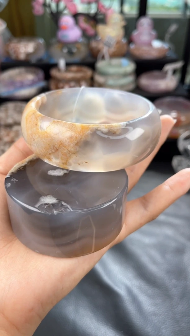 石英质玉手镯未镶嵌64