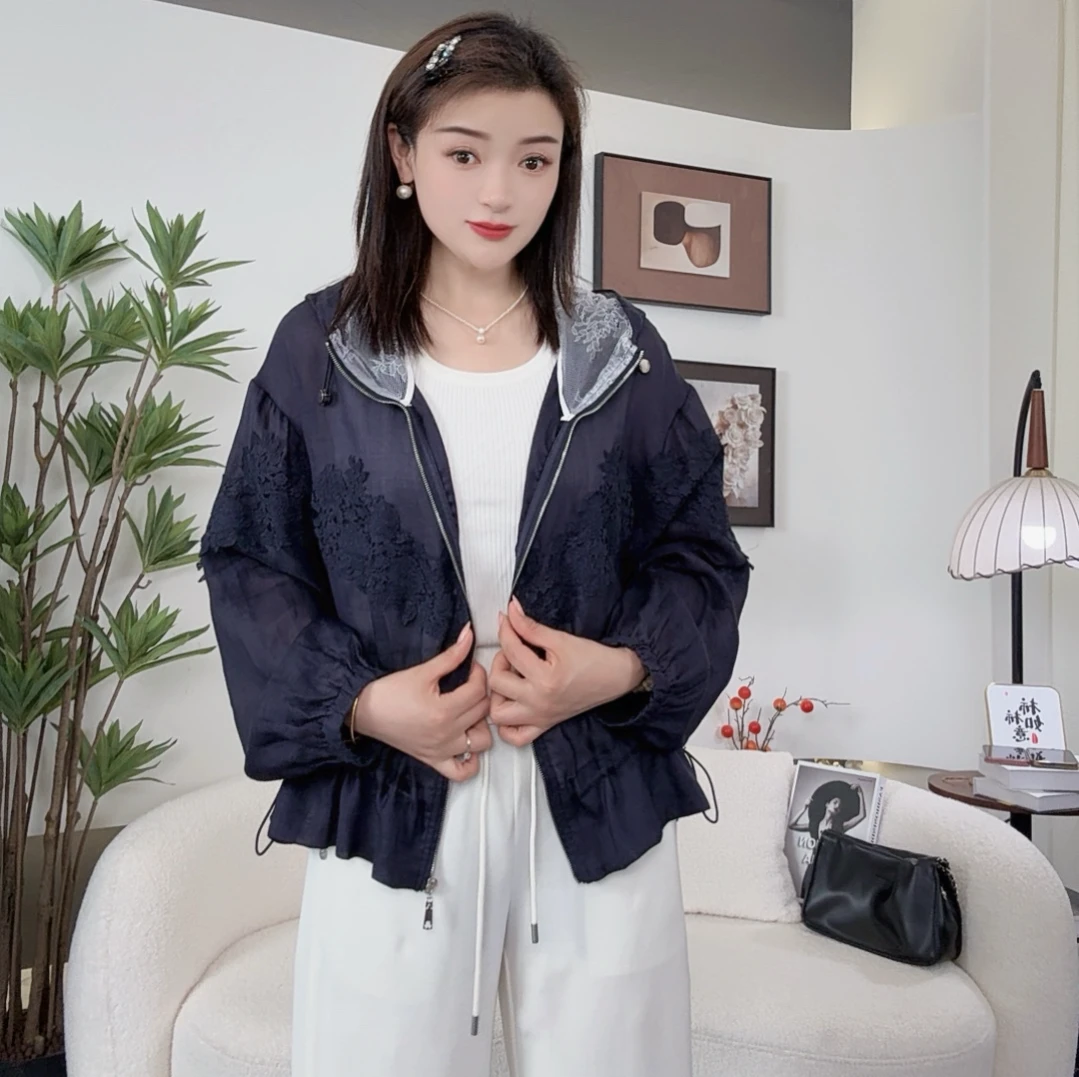9910 丽丽--重工刺绣蕾丝设计夏新款连帽防晒外套