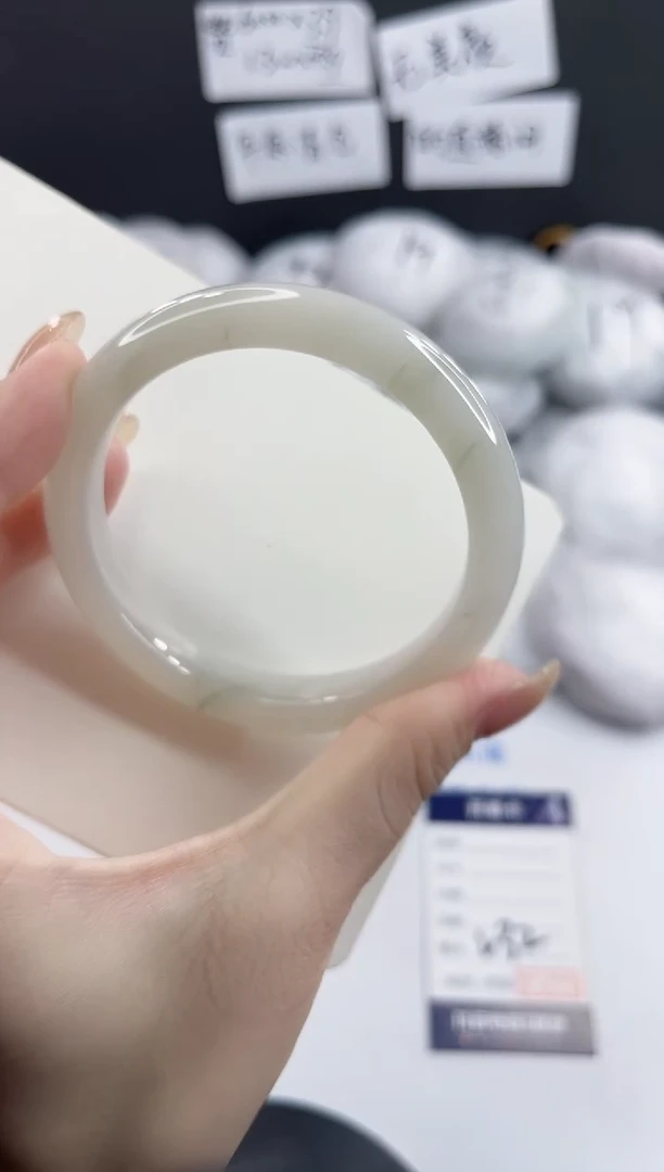 未镶嵌手镯石英质玉多样性发货V32