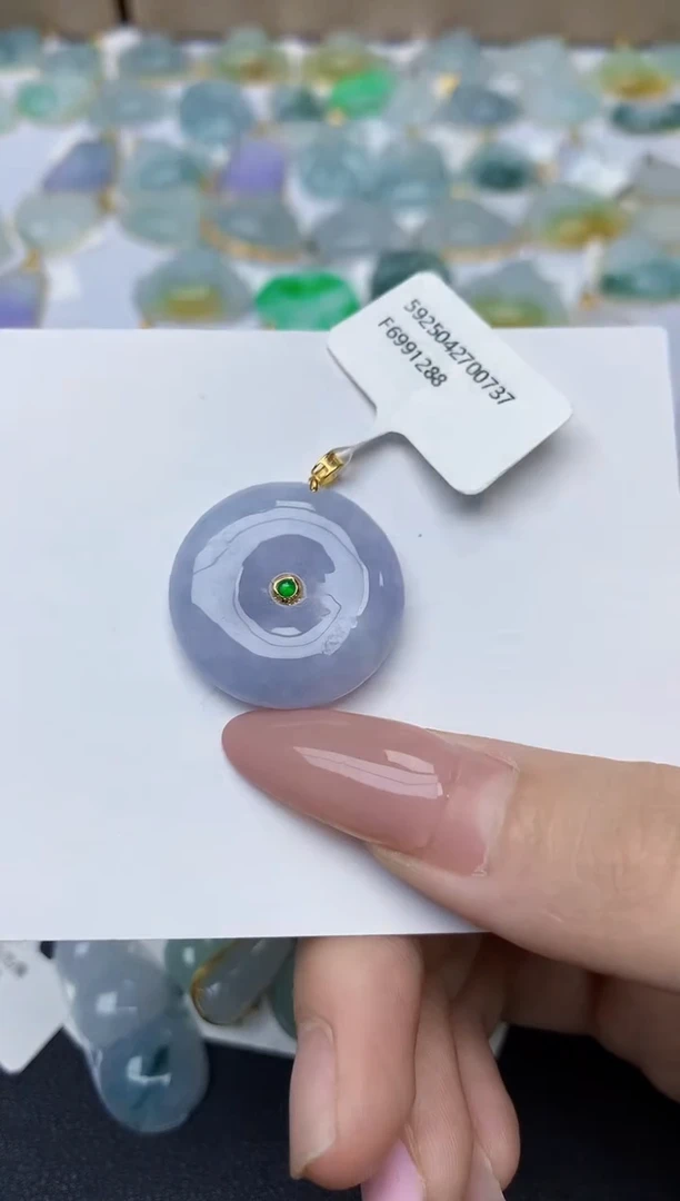 翡翠18K金镶嵌颈饰天然翡翠A货