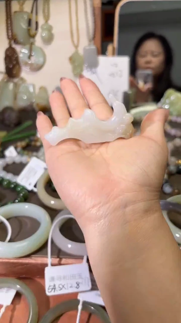 未镶嵌和田玉摆件1