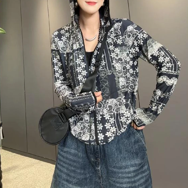高级感复古风气质印花外套2026夏休闲时尚长袖百搭印连帽防晒衣