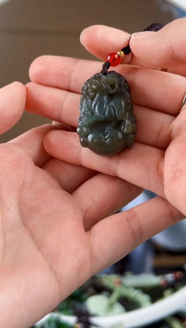 颈饰未镶嵌和田玉拍一发一