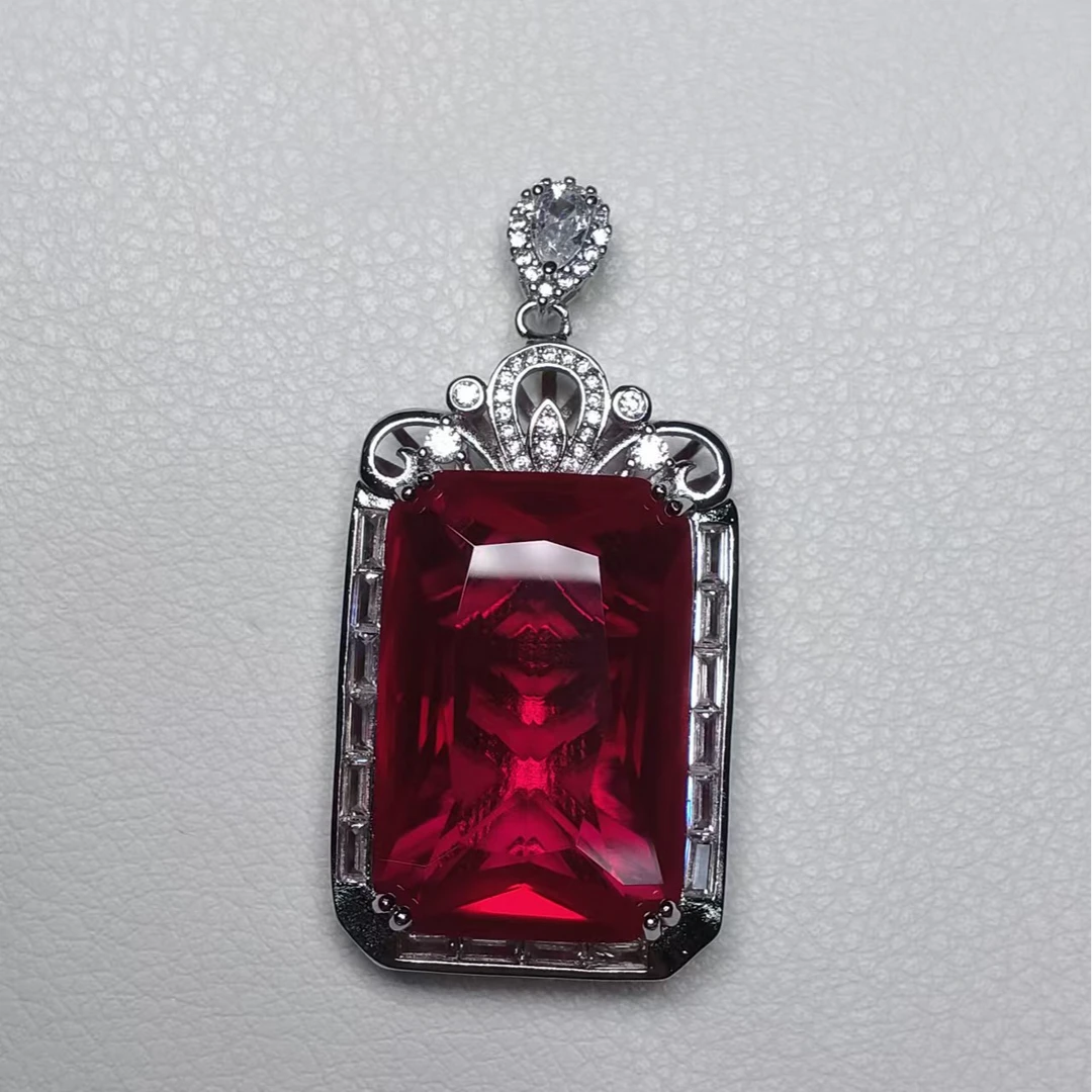 典藏精致红宝石精工镶嵌培育合金吊坠562