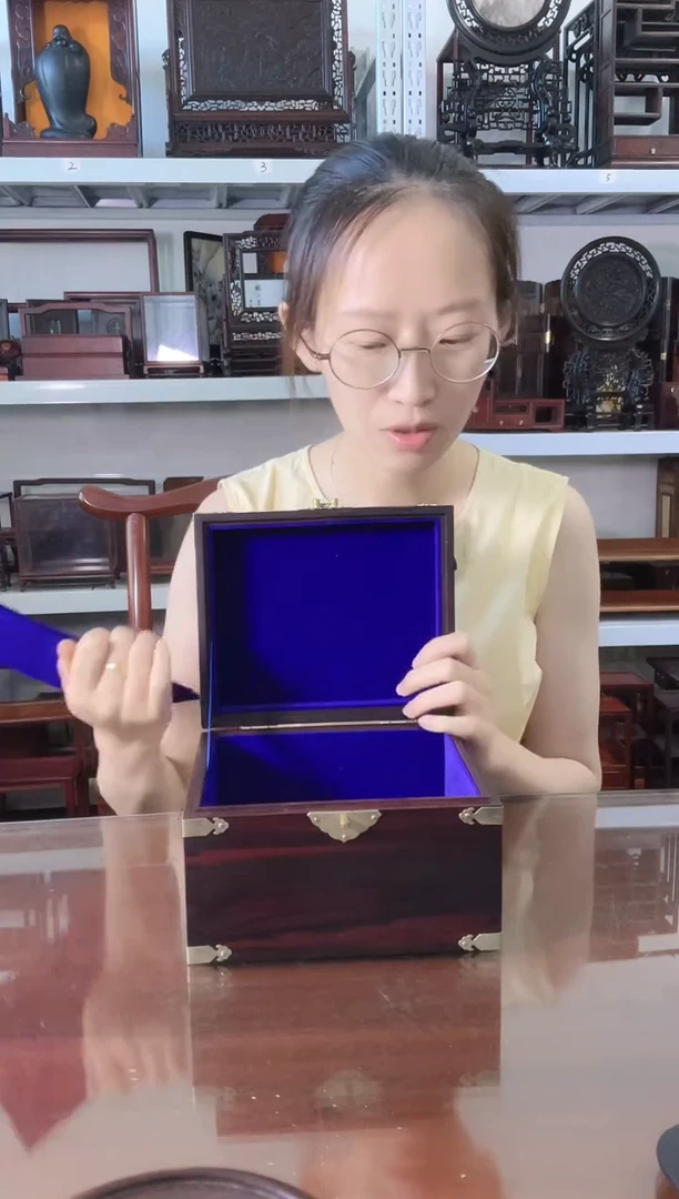 卢氏黑黄檀（大叶紫檀）盒子18*15*12     200