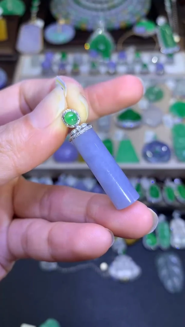 翡翠18K金镶嵌颈饰翡翠A货