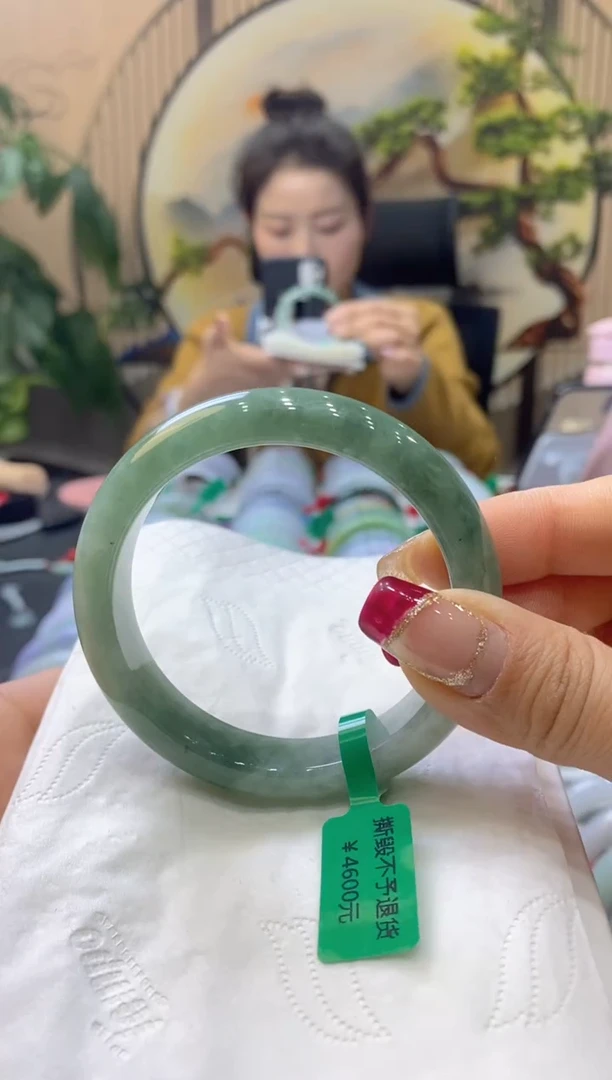 【闪购商品】翡翠手镯未镶嵌99904873