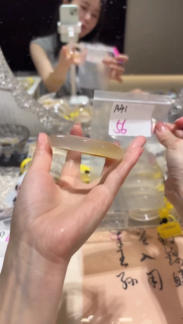 玛瑙/玉髓手镯未镶嵌琉*A41