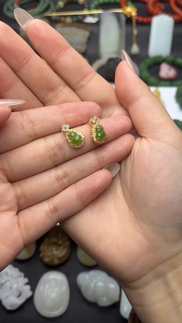 银S925镶嵌和田玉耳饰葫芦耳钉