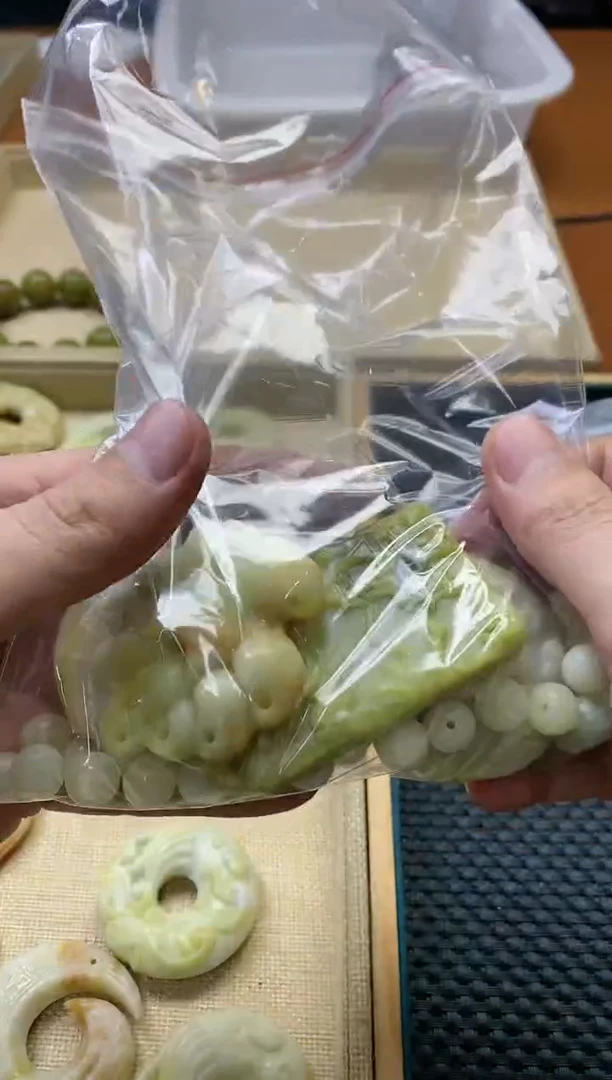 【闪购商品】蛇纹石玉其它未镶嵌多样性发货一个