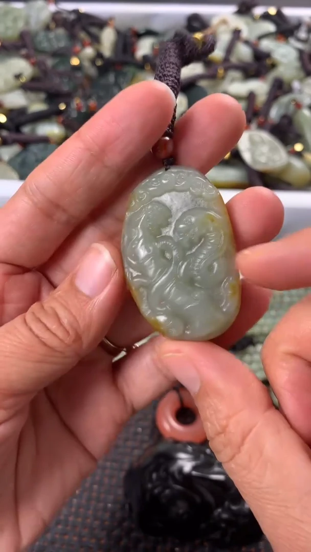 【闪购商品】和田玉颈饰未镶嵌多样性发货没有证书拍一发一有瑕