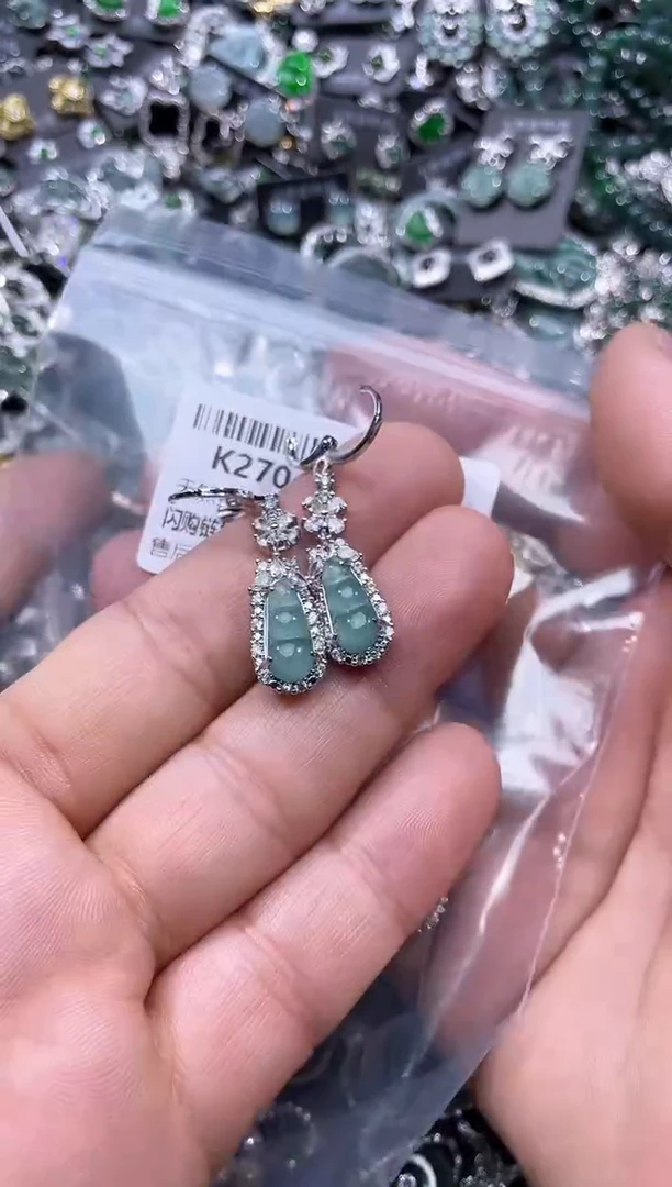 【闪购商品】翡翠颈饰未镶嵌K270耳扣