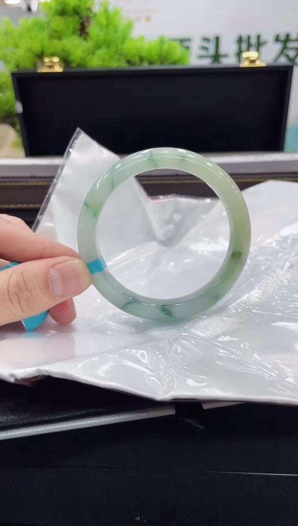 【闪购商品】翡翠手镯未镶嵌手镯