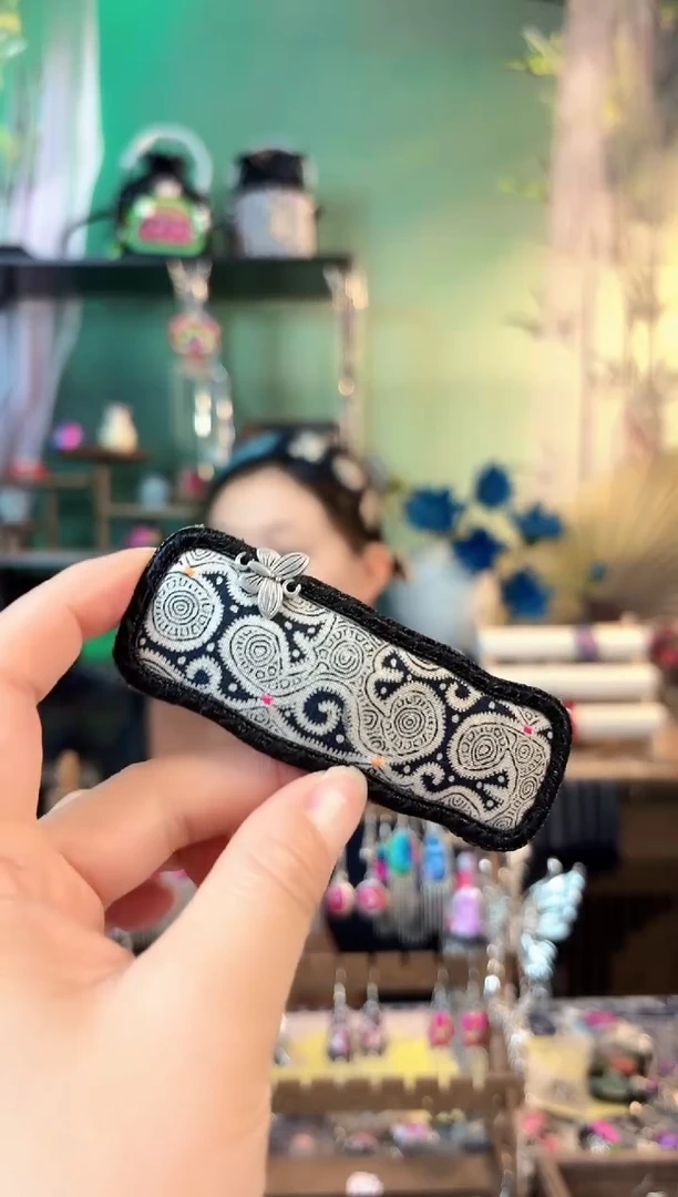 织绣球*彩云南阁非遗老绣601