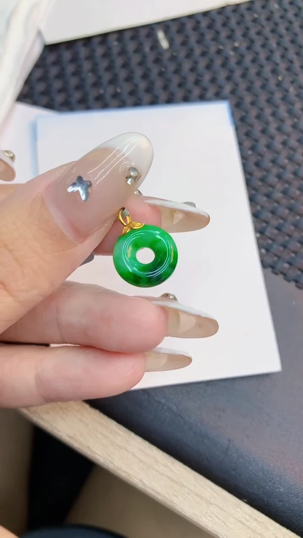 翡翠18K金镶嵌吊坠(不含链)1