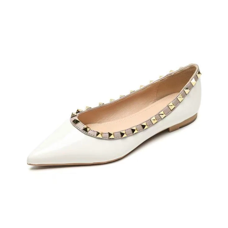 法式复古气质铆钉平底单鞋女2025新款一脚蹬浅口休闲鞋T