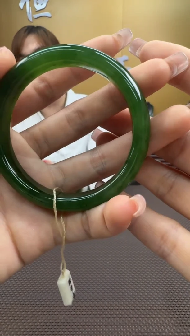 【闪购商品】和田玉手镯未镶嵌54