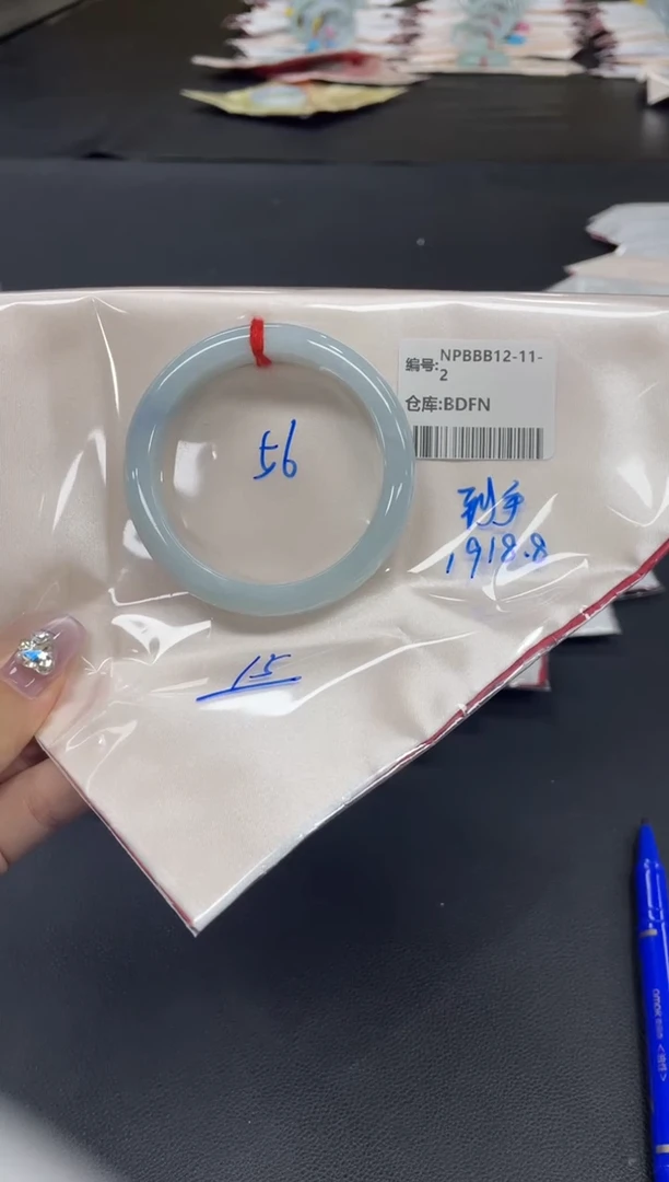 未镶嵌手镯翡翠翡翠手镯